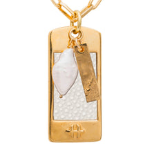 Load image into Gallery viewer, Shell leather in gold pendant
